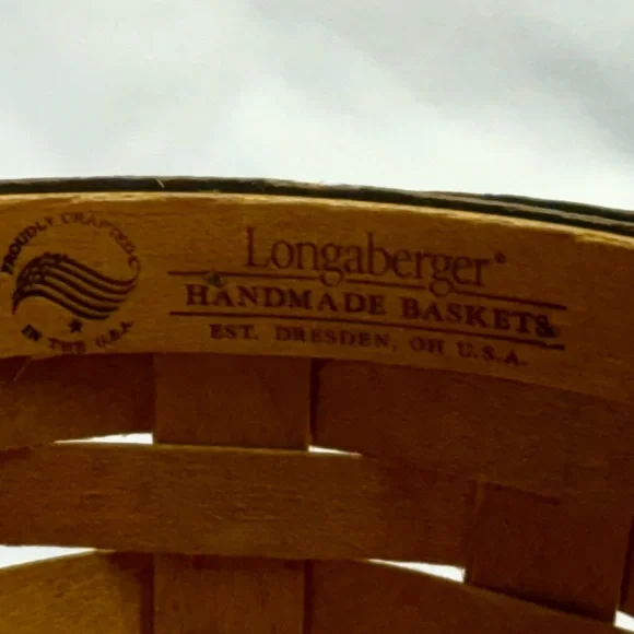 Longaberger Small Basket w/leather handles - Picture 4 of 5